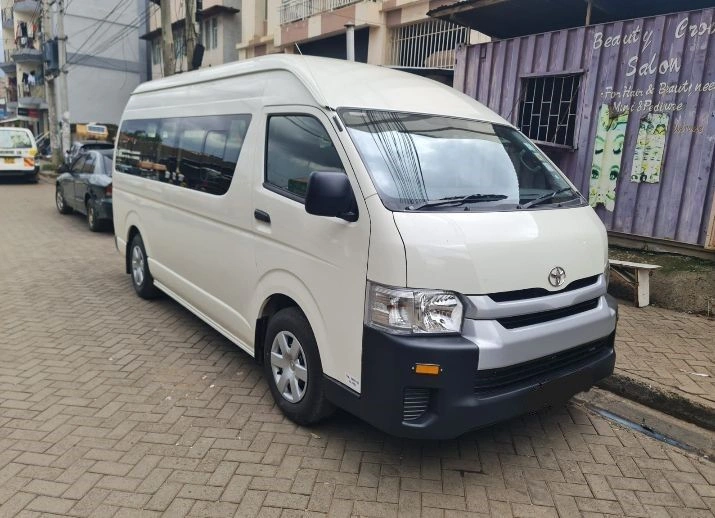 Minibus Hiace